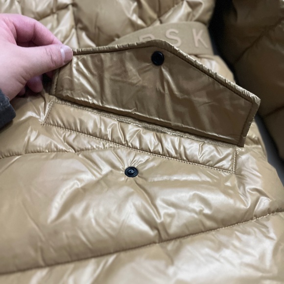 NWT - Michael Kors Women’s Belted Quilted Puffer Jacket - Size XL - Picture 4 of 9